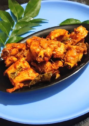 A picture of Curry leaves chicken.