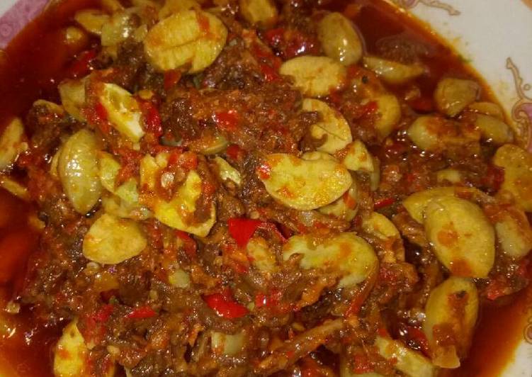 Proses Menyiapkan Sambal Jengkol jamur grigit yang nikmat