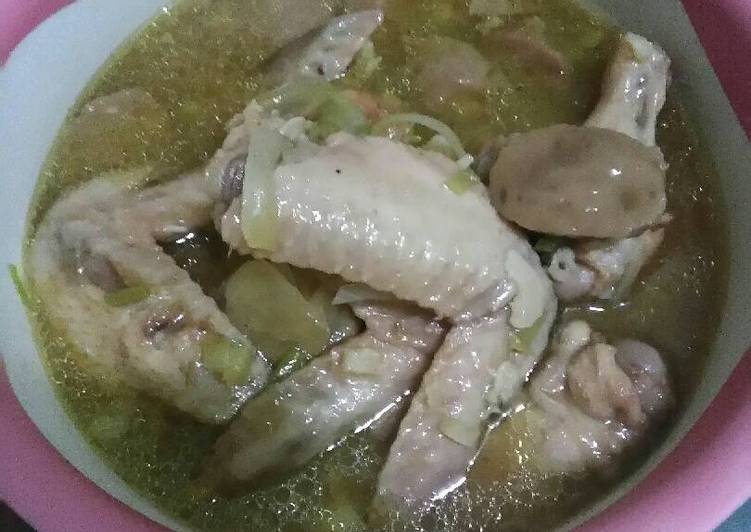 Cara Menghidangkan Ayam bakso kuah tumis yang Sempurna!