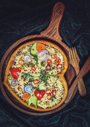 ভেজি হার্ট পিজ্জা 🍕(Veggie Heart Pizza recipe in Bengali) রেসিপির প্রধান ছবি