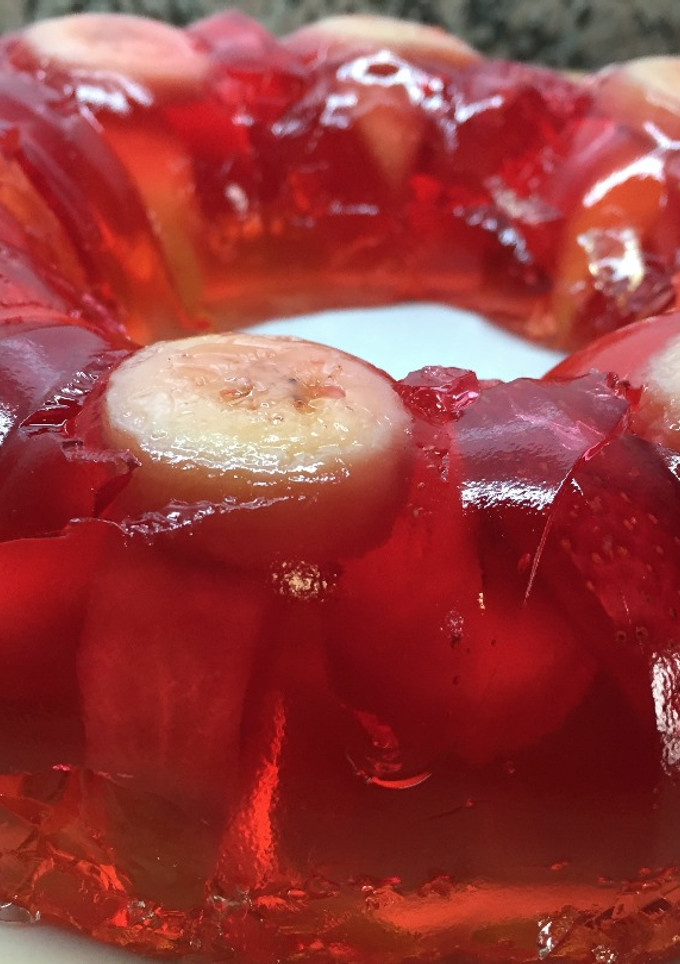 Una foto de Gelatina de frutas y colores