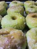 Donat Karamel Pandan