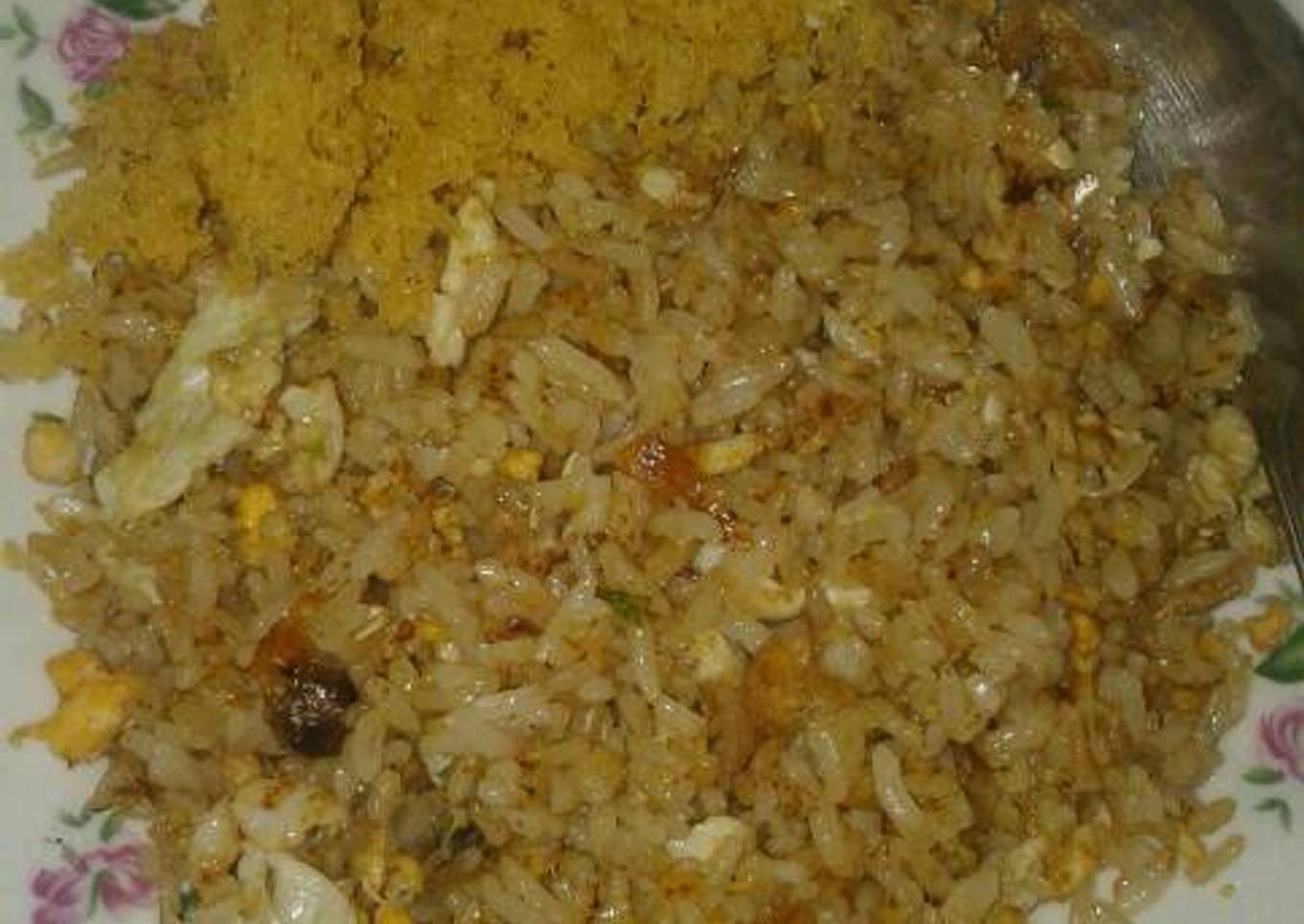 Nasi goreng rebon telur bebek