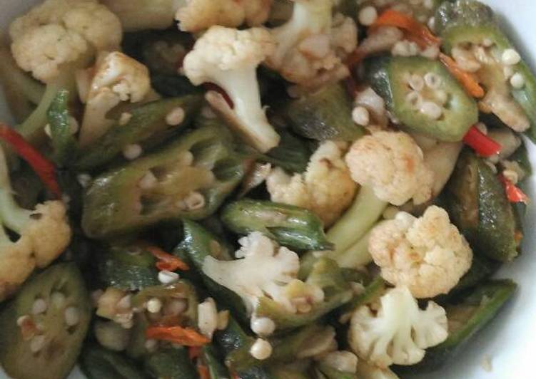 Langkah Mudah untuk Menyiapkan Tumis Okra Merah dan Kembang Kol, Sempurna