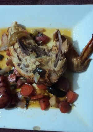 Una foto de Pollo al vino blanco a la huerta