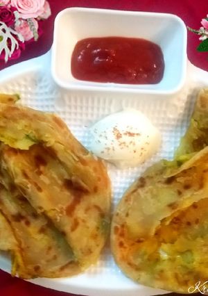 A picture of Paneer aalu chur chur paratha.