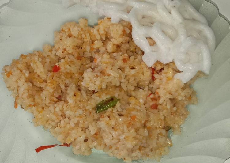 Bagaimana Menyiapkan Nasi goreng sayuran yang Enak Banget