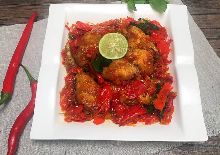 makanan Ayam Balado yang Menggugah Selera