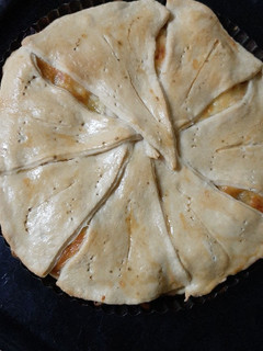 Una foto de Quiche de cebolla, morrón, champiñón 👌🏽