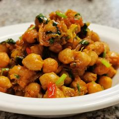 A picture of Chick peas bazi.