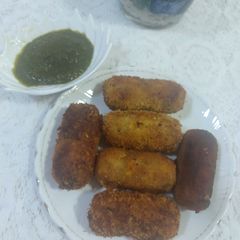 A picture of Chicken cheese rolls.