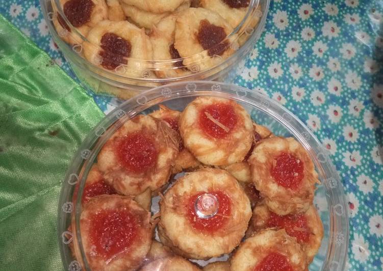 Bagaimana Menyiapkan Thumbprint cookies Anti Gagal