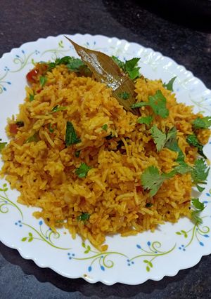 टोमेटो राइस  (tomato rice recipe in Hindi) रेसिपी मुख्य फोटो