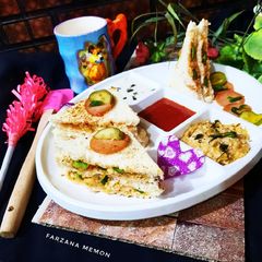 A picture of Chicken peperoni club sandwiches 🥪 😋.