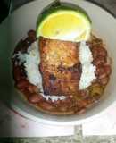 Arroz con poroto y filete de atún frito