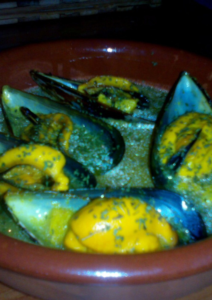 Una foto de Mejillones en salsa