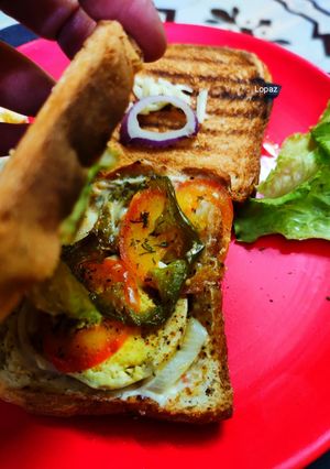 গ্রিলড এগ স্যান্ডউইচ(grilled egg sandwich recipe in Bengali) রেসিপির প্রধান ছবি