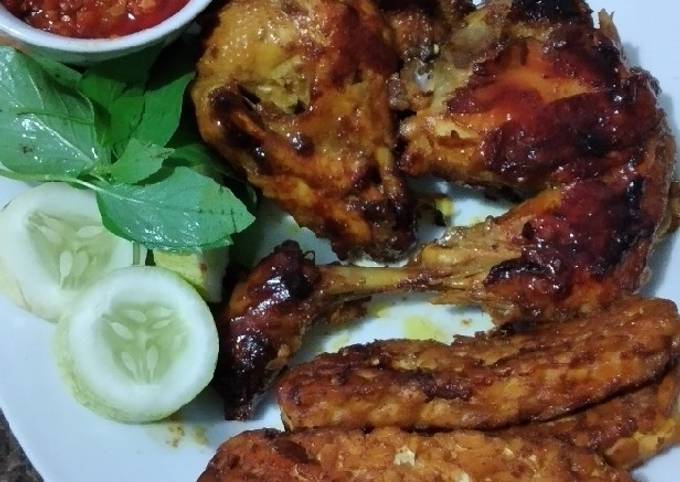 Ayam bakar tulang lunak