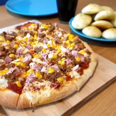 A picture of Thick crust pizza base.