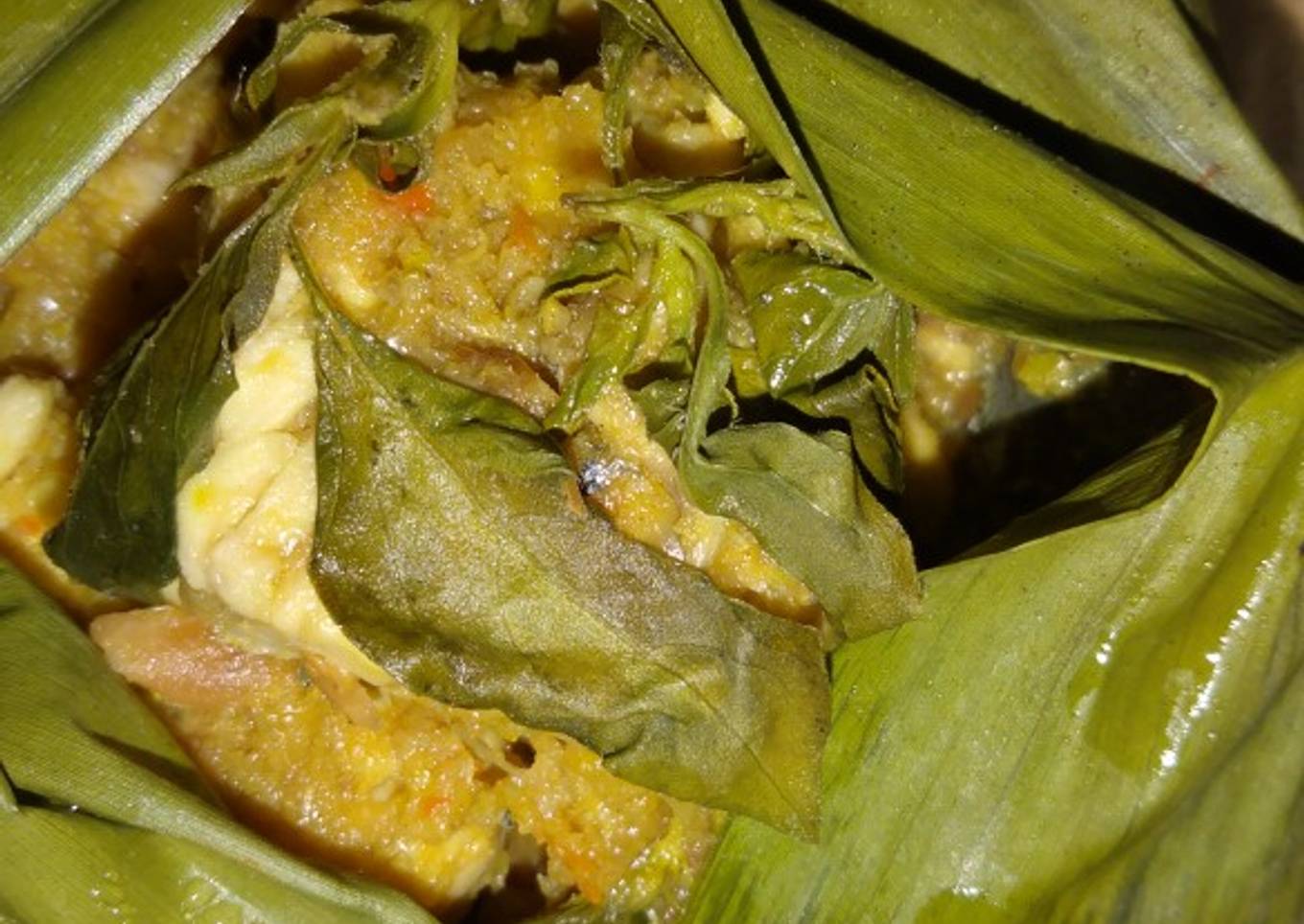 Pepes tongkol dan tempe