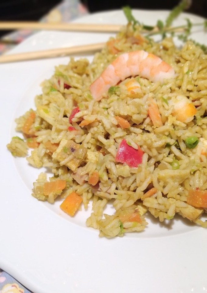 Una foto de Arroz Tres Delicias con Salsa de Soja