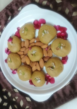 चना सत्तू के पेड़े रेसिपी मुख्य फोटो