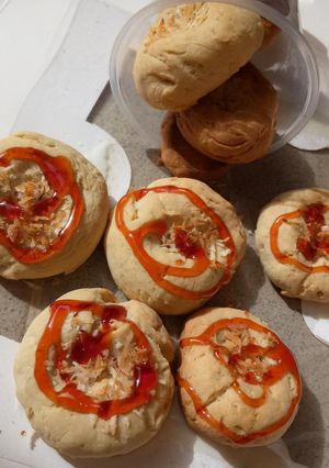 A picture of Thumbprint coconut cookies.