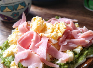 Una foto de Desayuno saludable c/ palta