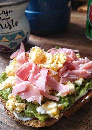 Una foto de Desayuno saludable c/ palta