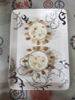 દૂધપાક (Dudhpak Recipe In Gujarati) રેસીપી મુખ્ય ફોટો