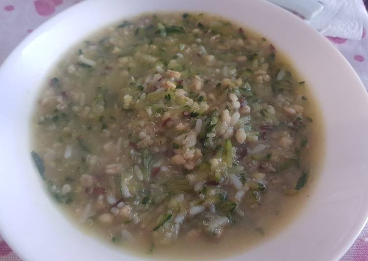 Riso ai tre cereali e quinoa con zucchine