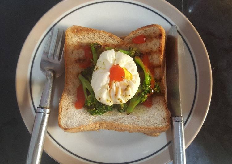 Simple poached egg breakfast-telur rebus