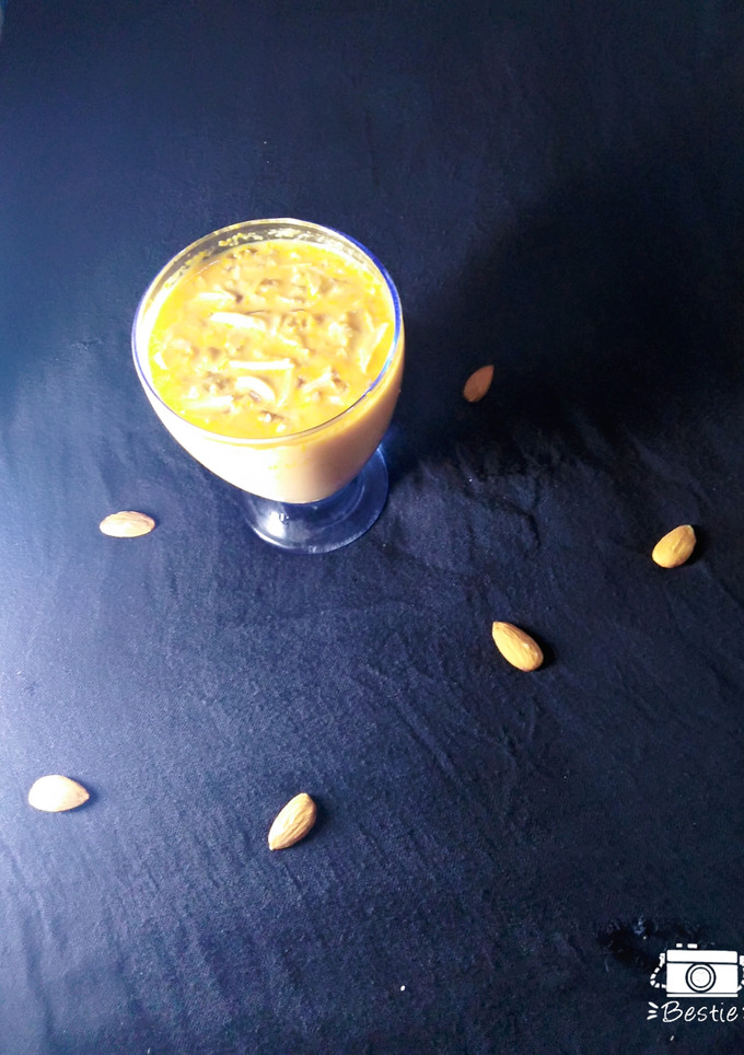 A picture of Carrot dates milk shake ❤️.