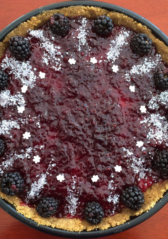 Una foto de Pie de queso con zarzamora