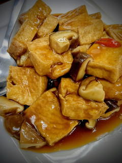 嫩煎豆腐燴香菇(低醣生酮餐)(家常菜)(簡單料理)(方便素/全素) 的食譜成品照片