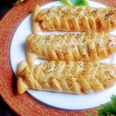 A picture of Chicken bread(fish shape).
