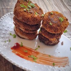 A picture of Stuffed onion yam rings.