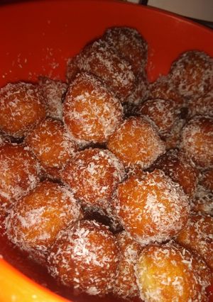 A picture of Coconut puff's.