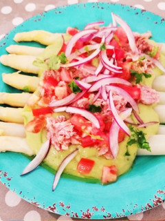 Una foto de Ensalada de espárragos blancos
