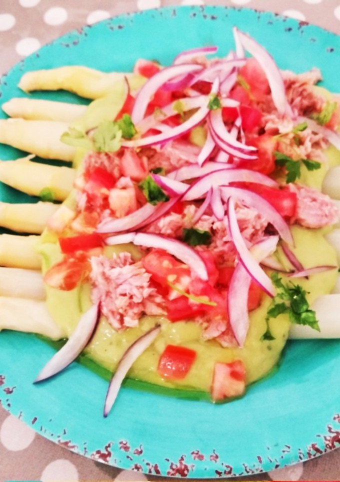 Una foto de Ensalada de espárragos blancos