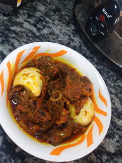 A picture of Ofada stew/Ayamase.