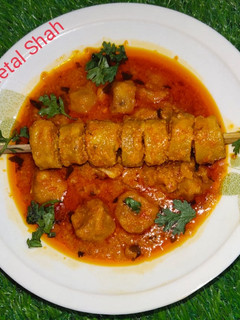 गट्टे की सब्जी (gatte ki sabzi recipe in Hindi) रेसिपी मुख्य फोटो