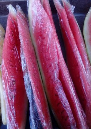 A picture of Simple cut fruit.