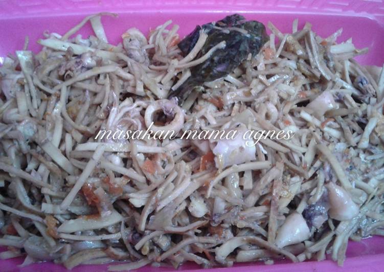 Bagaimana Membuat Tumis kulit singkong+cumi, Lezat Sekali