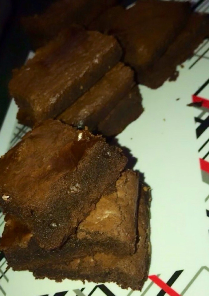 Una foto de Brownie súper fácil y riquísimos💕