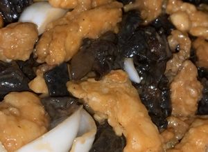 Une photo de Sauté poulet croustillant au wok