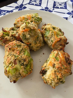 Una foto de Croquetas de brócoli y queso