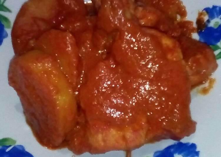 Cara Gampang Menyiapkan Ayam kentang bumbu paniki Lezat