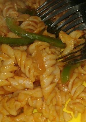 इजी पास्ता (Easy Pasta recipe in hindi) रेसिपी मुख्य फोटो