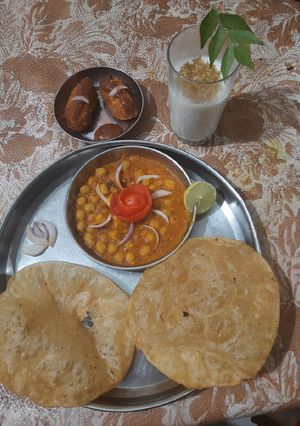 A picture of Chole bhature.